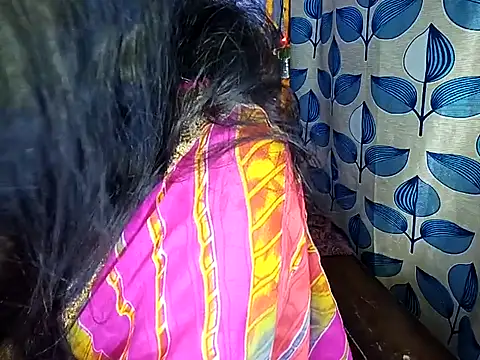 Snapshot of Muktha chatting on February 12, 11:20 pm Muktha online show from February 12, 11:20 pm