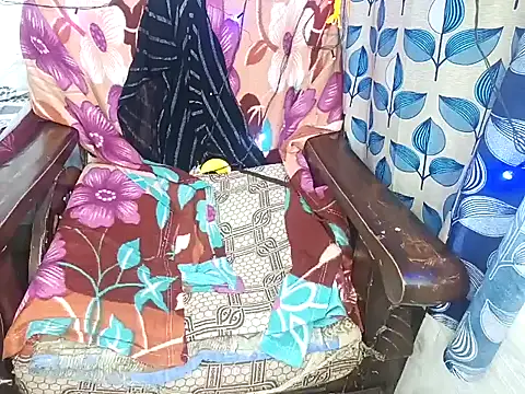 Snapshot of Muktha chatting on February 20, 5:40 pm Muktha online show from February 20, 5:40 pm