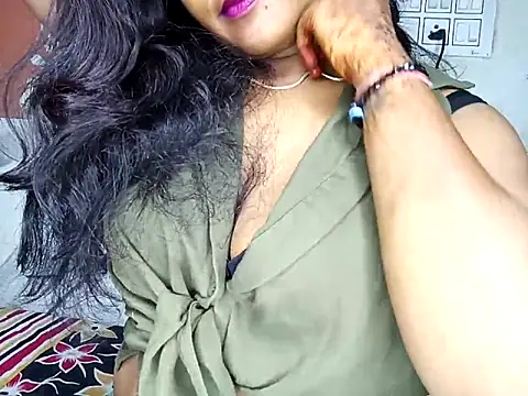 Snapshot of Muktha chatting on October 19, 5:08 am Muktha online show from October 19, 5:08 am