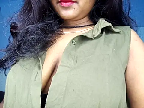 Snapshot of Muktha chatting on October 29, 3:42 am Muktha online show from October 29, 3:42 am