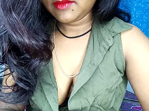 Snapshot of Muktha chatting on November 17, 2:39 am Muktha online show from November 17, 2:39 am