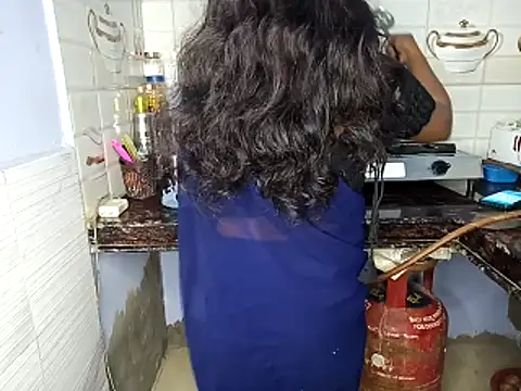 Snapshot of Muktha chatting on November 22, 2:27 pm Muktha online show from November 22, 2:27 pm