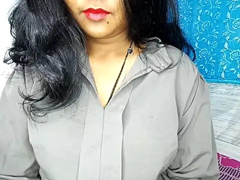 Snapshot of Muktha chatting on December 15, 2:38 am Muktha online show from December 15, 2:38 am