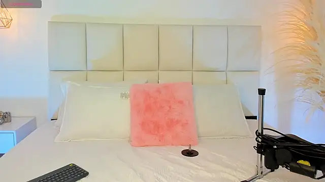 zoe rivers online show from March 1, 7:15 pm