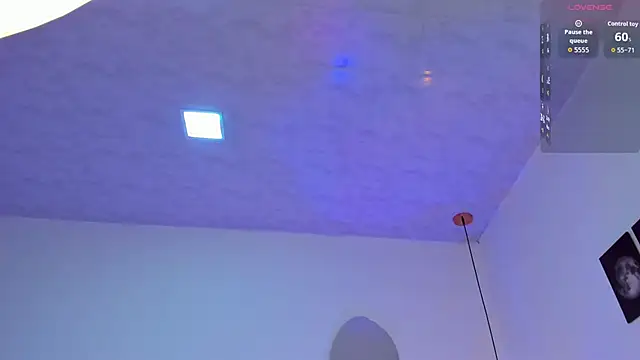 zoe rivers online show from October 1, 12:05 am