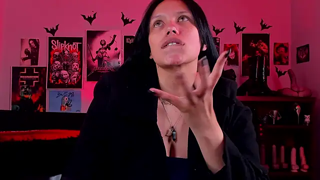 lilith-deveraux online show from April 28, 3:17 pm