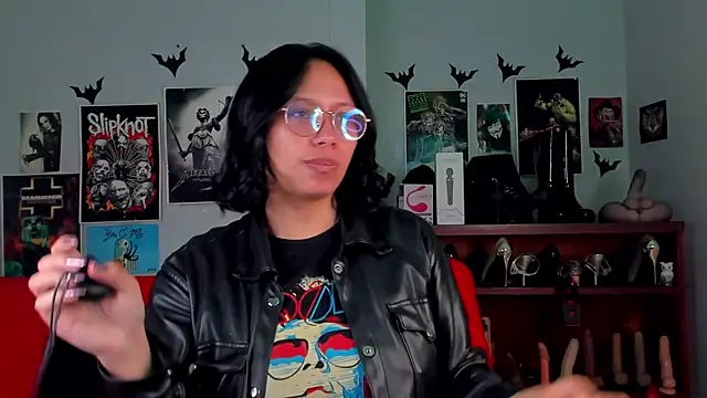 Snapshot of lilith-deveraux chatting on May 11, 2:12 pm lilith-deveraux online show from May 11, 2:12 pm