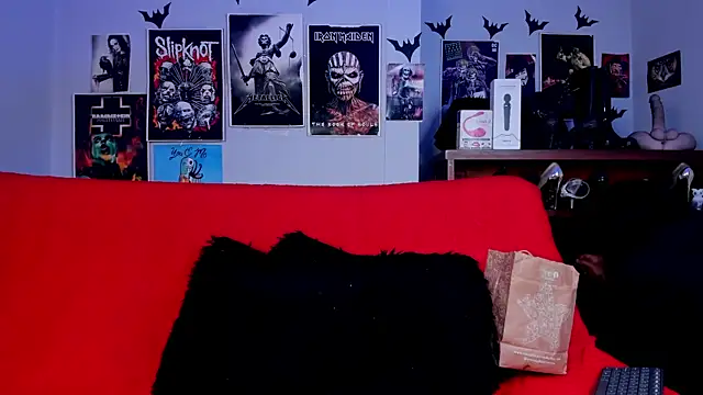 Snapshot of lilith-deveraux chatting on May 27, 4:15 pm lilith-deveraux online show from May 27, 4:15 pm