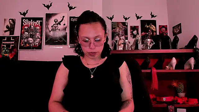 Snapshot of lilith-deveraux chatting on June 23, 7:23 pm lilith-deveraux online show from June 23, 7:23 pm