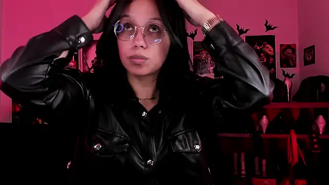 Snapshot of lilith-deveraux chatting on July 24, 3:54 pm lilith-deveraux online show from July 24, 3:54 pm