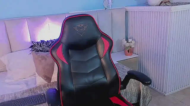 dayanne07 online show from February 8, 2:05 pm