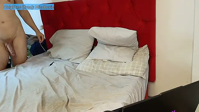 Snapshot of NicoDavisHere chatting on July 2, 3:23 am NicoDavisHere online show from July 2, 3:23 am