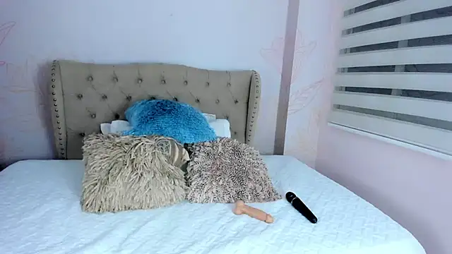 Snapshot of MelissaGrayy chatting on November 20, 11:43 am MelissaGrayy online show from November 20, 11:43 am