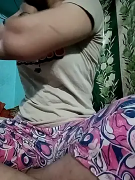 Snapshot of gunjan22 chatting on December 6, 4:06 pm gunjan22 online show from December 6, 4:06 pm