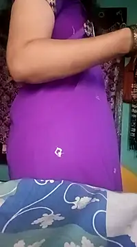 Snapshot of gunjan22 chatting on December 16, 6:32 am gunjan22 online show from December 16, 6:32 am