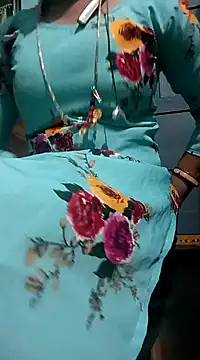 Snapshot of gunjan22 chatting on January 23, 3:32 pm gunjan22 online show from January 23, 3:32 pm