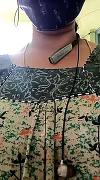 Snapshot of gunjan22 chatting on February 1, 6:43 am gunjan22 online show from February 1, 6:43 am