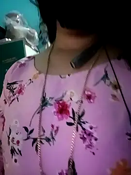 Snapshot of gunjan22 chatting on February 19, 10:12 am gunjan22 online show from February 19, 10:12 am