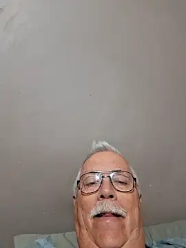 Snapshot of NawtyB1965 chatting on May 29, 3:37 am NawtyB1965 online show from May 29, 3:37 am