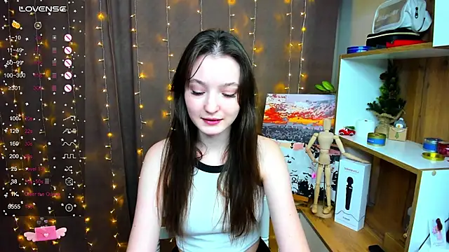 Snapshot of Fairyy_Moon chatting on December 16, 12:38 pm Fairyy Moon online show from December 16, 12:38 pm