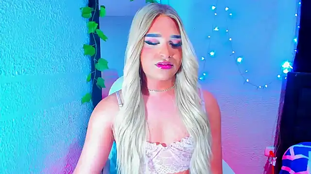 Snapshot of Elody_Preysler69 chatting on February 24, 7:00 am Elody Preysler69 online show from February 24, 7:00 am