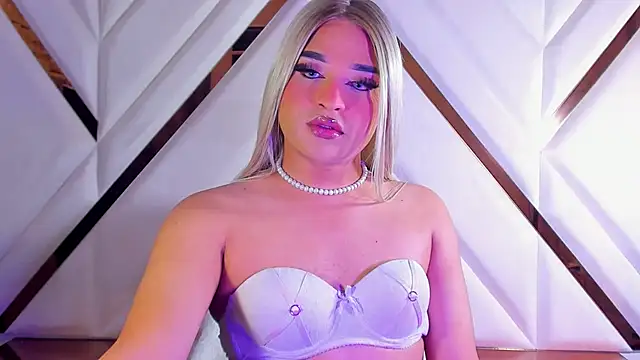 Snapshot of Elody_Preysler69 chatting on March 18, 4:15 am Elody Preysler69 online show from March 18, 4:15 am