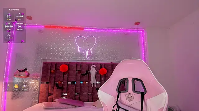 Snapshot of KylieVictoria chatting on October 29, 5:31 am KylieVictoria online show from October 29, 5:31 am