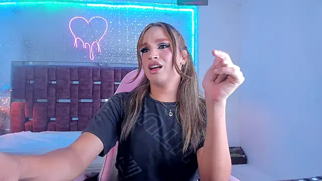 Snapshot of KylieVictoria chatting on November 4, 5:28 am KylieVictoria online show from November 4, 5:28 am