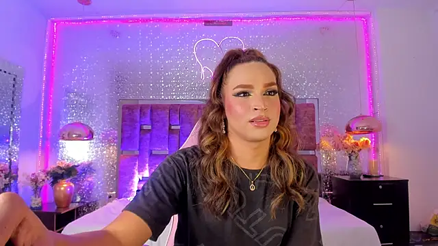 Snapshot of KylieVictoria chatting on November 25, 3:39 am KylieVictoria online show from November 25, 3:39 am