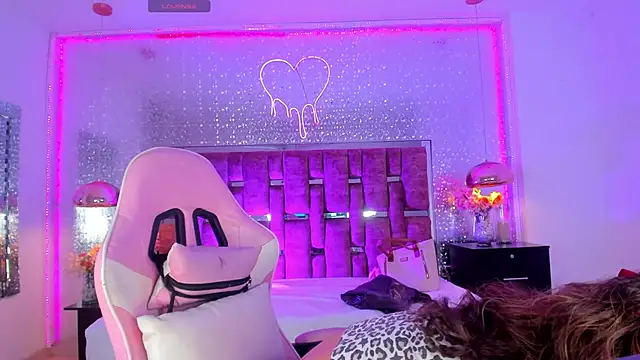 Snapshot of KylieVictoria chatting on November 27, 4:14 am KylieVictoria online show from November 27, 4:14 am