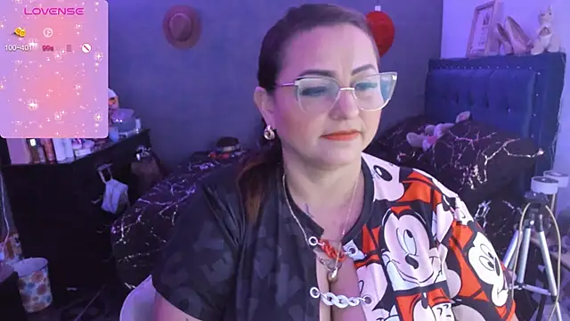 Snapshot of Ivonnee__ chatting on January 8, 9:32 am Ivonnee online show from January 8, 9:32 am