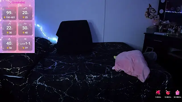 Snapshot of Ivonnee__ chatting on January 15, 6:12 am Ivonnee online show from January 15, 6:12 am