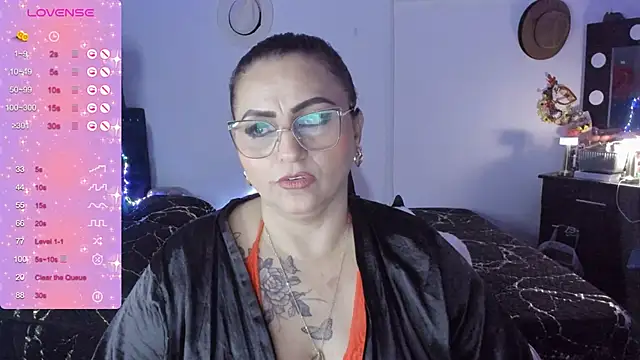 Snapshot of Ivonnee__ chatting on January 20, 6:53 am Ivonnee online show from January 20, 6:53 am