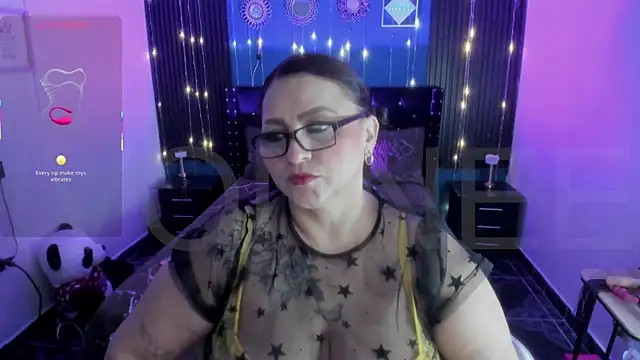 Snapshot of Ivonnee__ chatting on July 19, 12:03 am Ivonnee online show from July 19, 12:03 am