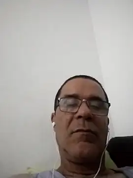 Snapshot of barboza991 chatting on May 8, 2:17 am barboza991 online show from May 8, 2:17 am