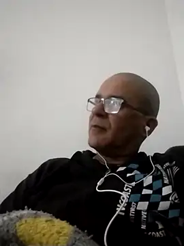 Snapshot of barboza991 chatting on May 18, 12:51 am barboza991 online show from May 18, 12:51 am