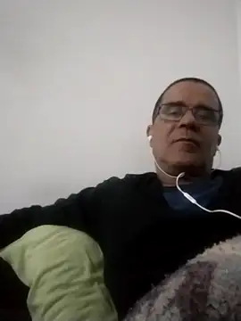 Snapshot of barboza991 chatting on June 5, 11:43 pm barboza991 online show from June 5, 11:43 pm