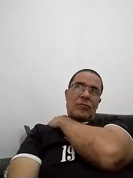 Snapshot of barboza991 chatting on July 6, 3:47 pm barboza991 online show from July 6, 3:47 pm