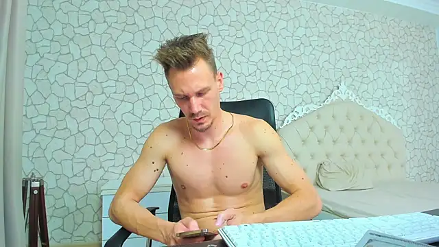 MateoBenjaminX online show from January 10, 11:29 pm