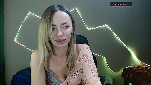 Daria Spring online show from February 12, 7:13 pm