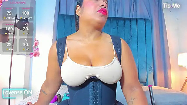 Snapshot of sweetebony_970 chatting on May 4, 11:50 am sweetebony 970 online show from May 4, 11:50 am