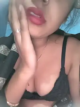 Snapshot of Shanaya_Hotty chatting on December 4, 3:04 am Shanaya Hotty online show from December 4, 3:04 am