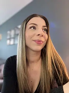 Mia Ethan online show from April 27, 9:40 am