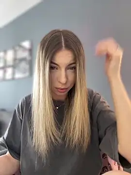 Mia Ethan online show from May 6, 7:24 am