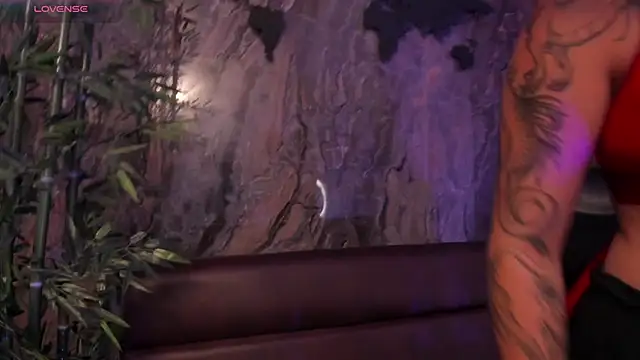 Alahia Dangelo online show from November 14, 5:33 pm