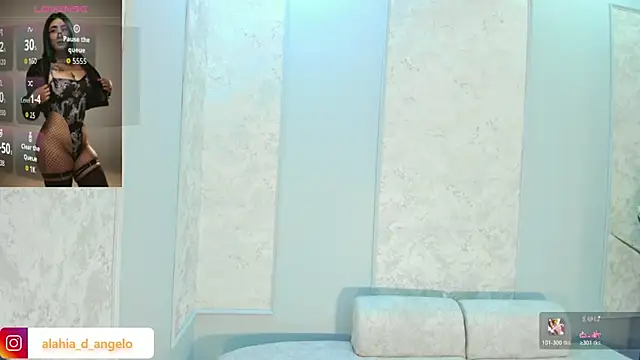 Snapshot of Alahia_Dangelo chatting on May 12, 5:43 pm Alahia Dangelo online show from May 12, 5:43 pm