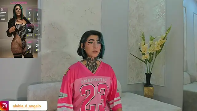 Snapshot of Alahia_Dangelo chatting on May 14, 5:42 pm Alahia Dangelo online show from May 14, 5:42 pm