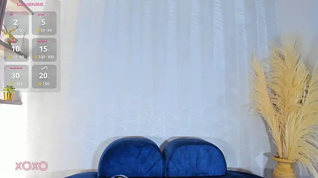 Snapshot of Alahia_Dangelo chatting on May 26, 5:42 pm Alahia Dangelo online show from May 26, 5:42 pm