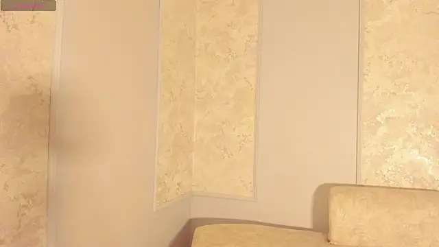 Snapshot of Alahia_Dangelo chatting on June 9, 5:46 pm Alahia Dangelo online show from June 9, 5:46 pm