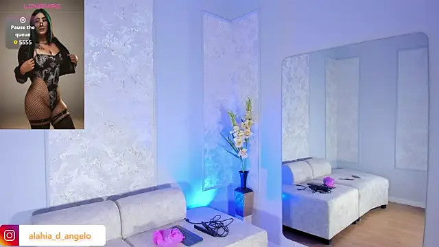 Alahia Dangelo online show from July 18, 5:39 pm